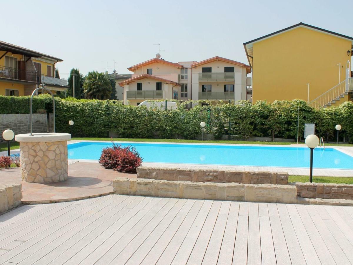 Small Residence Of Only 18 Apartments With Swimming Pool Lazise Exteriér fotografie