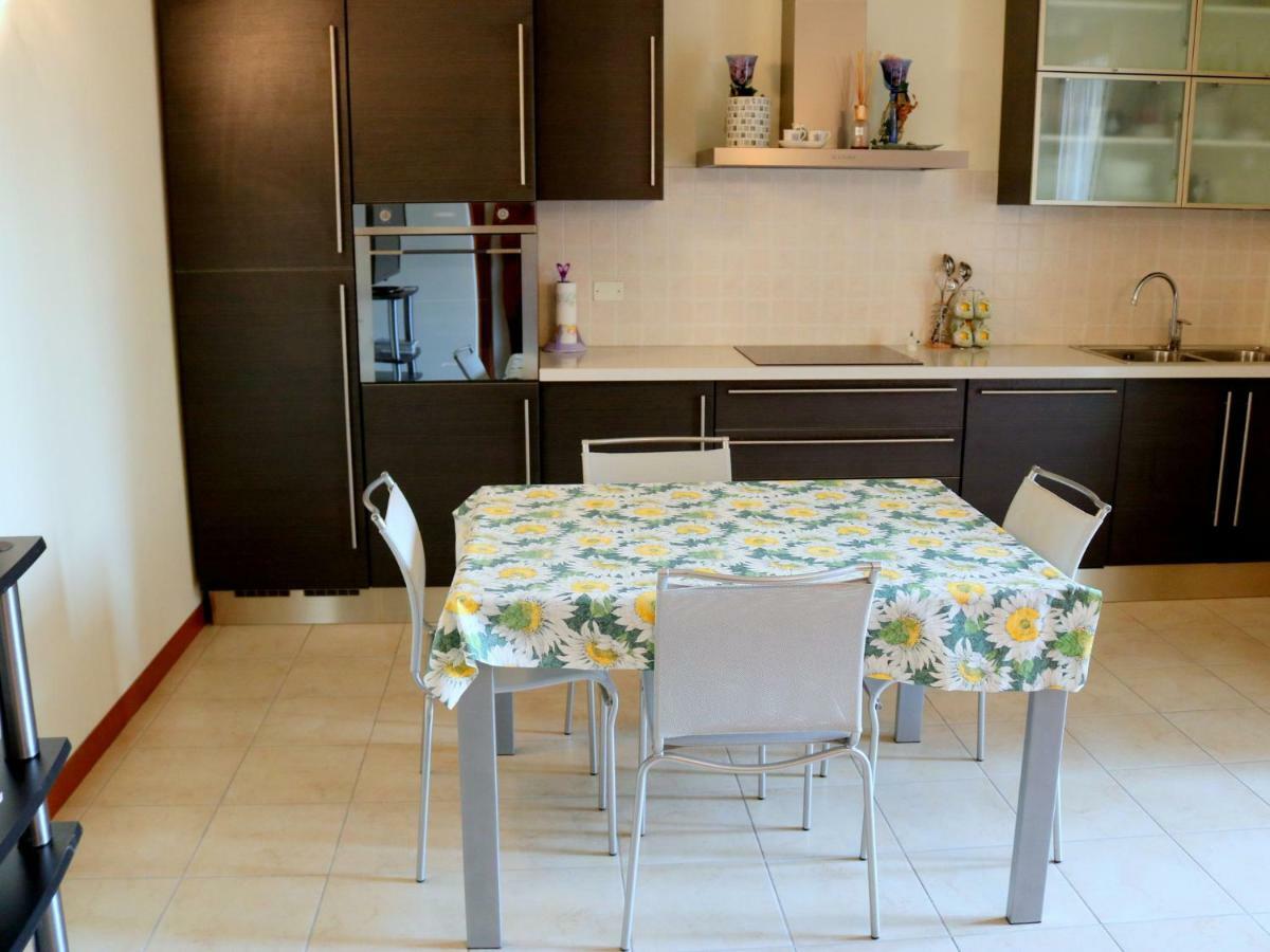 Small Residence Of Only 18 Apartments With Swimming Pool Lazise Exteriér fotografie